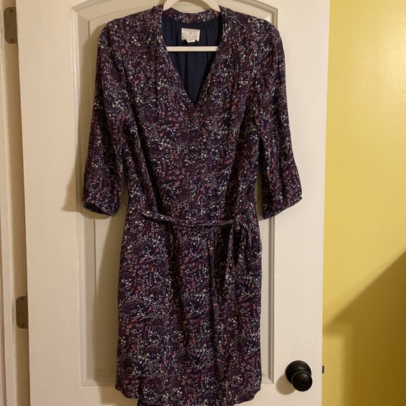 Caslon Dresses & Skirts - Caslon floral dress 3/4 sleeve Size M, EUC, Tie at waist Pretty spring dress!